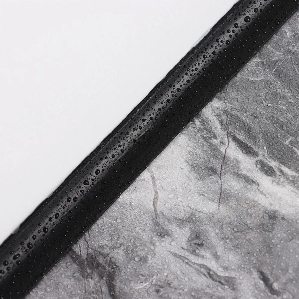 Merkloos Soesa Zelfklevende Waterkering Douche 200cm - Sanitaire Waterstopper - Douchedorpel Zwart, 12 X 20 Mm, 200 Cm - Afbeelding 3