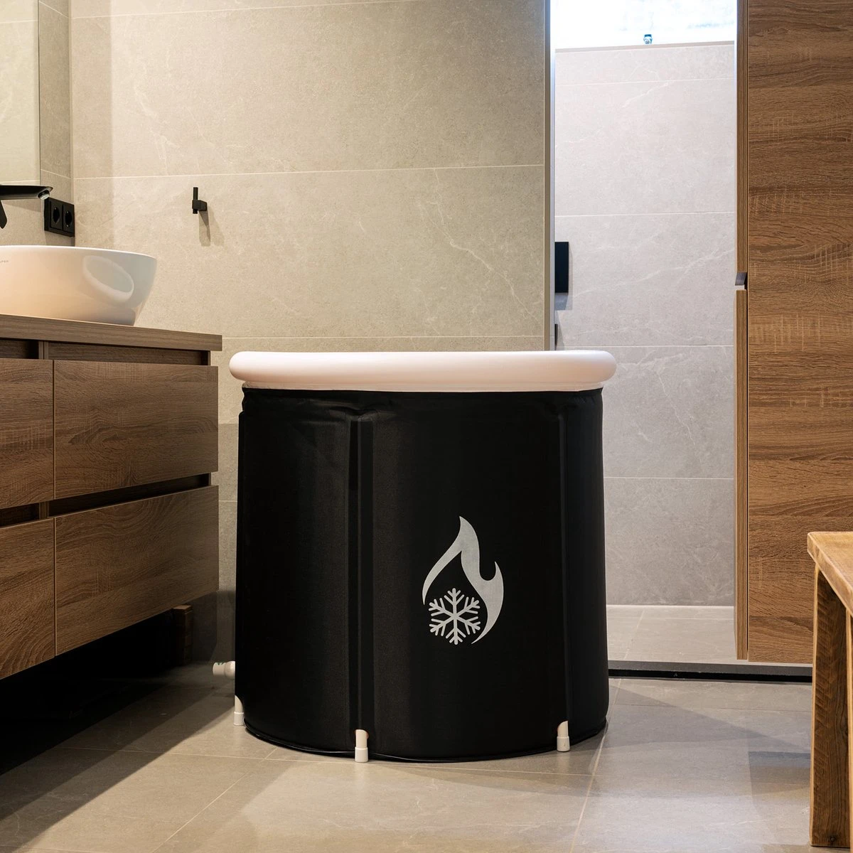 Opvouwbaar Zitbad Voor Volwassenen - Bath Bucket - Ijsbad - Inklapbaar Bad - Zwart - Opblaasbad - Inclusief Voetpomp - Inclusief Ingebouwd Zitkussen - Afbeelding 6