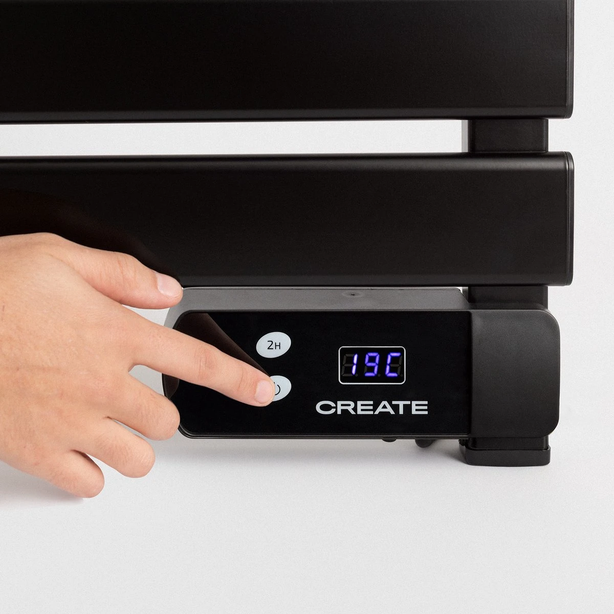 CREATE WARM TOWEL 500W - Elektrisch Handdoekenrek Voor Aan De Muur Met Plank - Zwart - Afbeelding 4